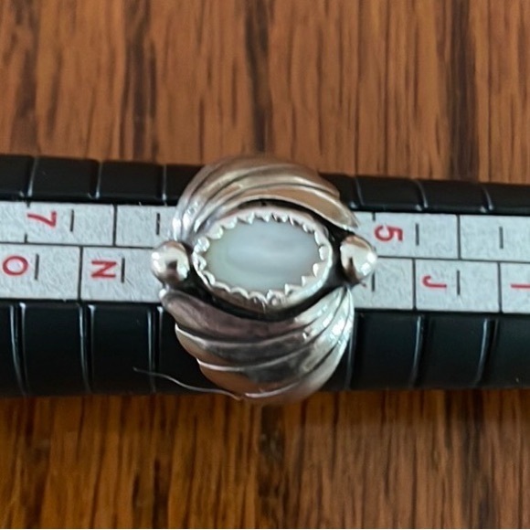 Jewelry - Vintage 70’s Sterling Mother of Pearl Ring